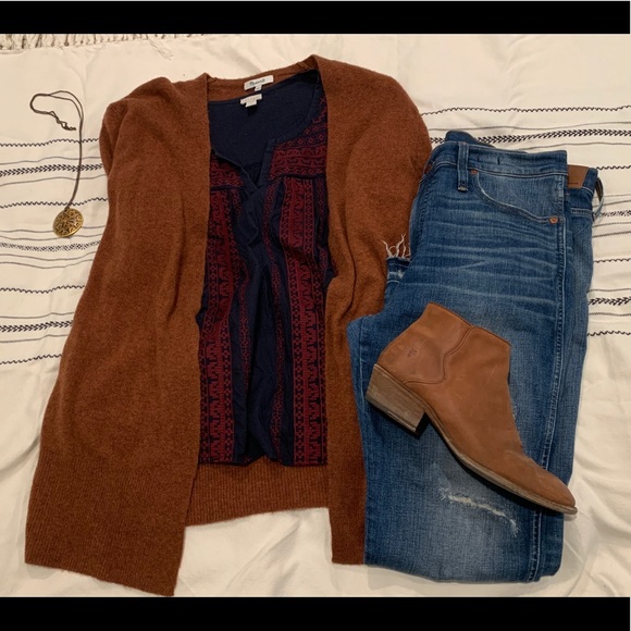 Hinge Peasant Top Size Medium Blue Red Embroidery - Picture 3 of 6